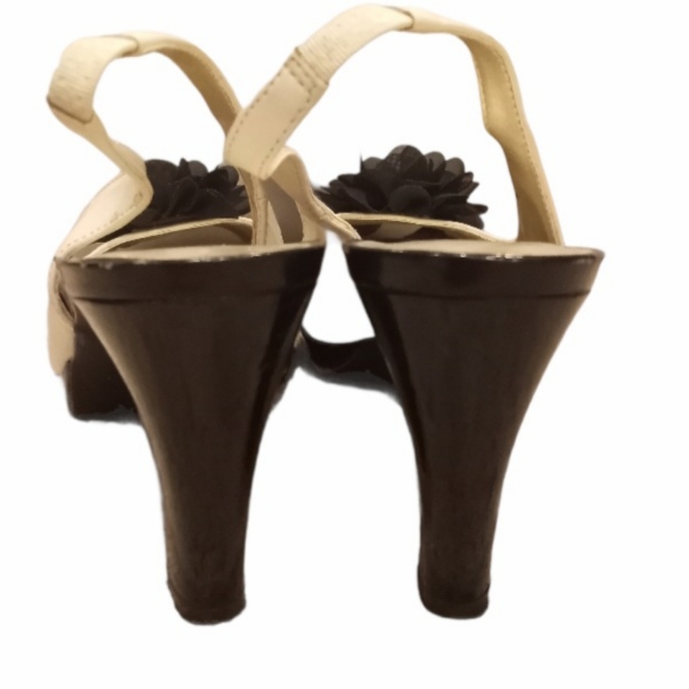 Karen Scott Open Toe Kremlin Flower Heels - Picture 2 of 6